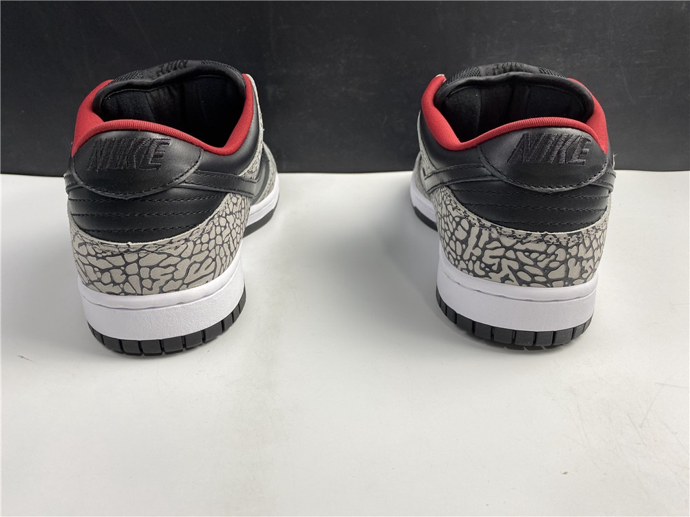 S*p*e ?? nike sb dunk low white cement